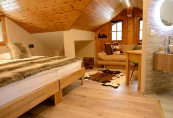 H  tel Dents de Veisivi allows 18 year olds to book a room