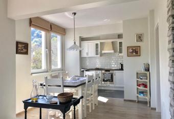 Penthouse Tsarevets has Balcony rooms