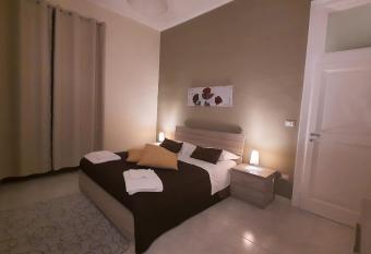 La Maison - Short Rental allows 18 year olds to book a room