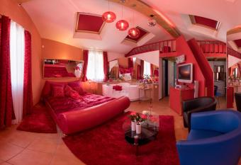 Loveroom allows 18 year olds to book a room