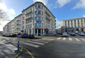 Agena allows 18 year olds to book a room