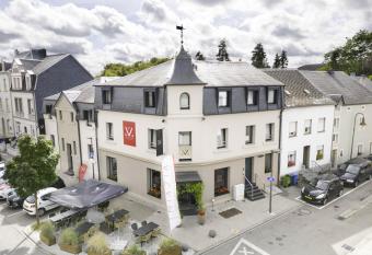 Hotel Mia Zia allows 18 year olds to book a room