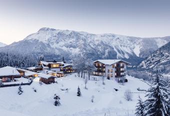Hotel Ritzlerhof - Adults only allows 18 year olds to book a room