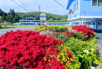 Winchester Bay Inn allows 18 year olds to book a room