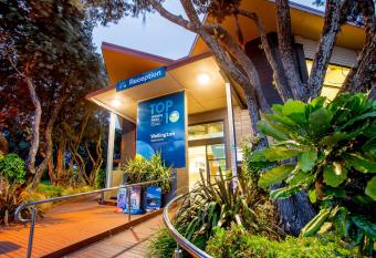 Wellington TOP 10 Holiday Park has Balcony rooms