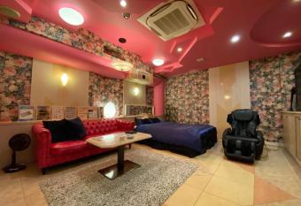 Hotel Charbon (Adult Only) allows 18 year olds to book a room