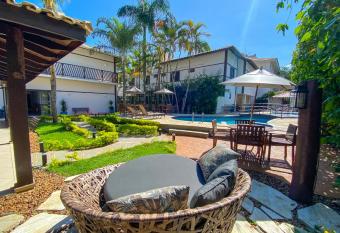 Hotel Ilhas da Gr  cia allows 18 year olds to book a room