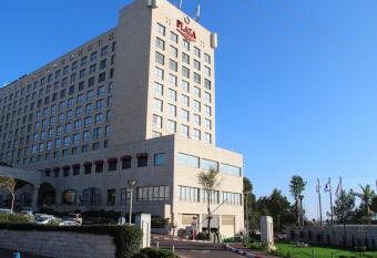 Plaza Nazareth Illit Hotel allows 18 year olds to book a room