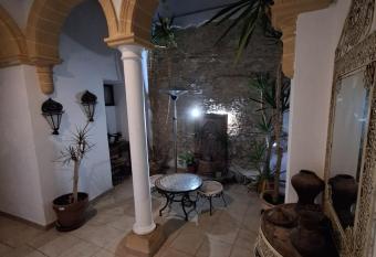 Hostal Fenix allows 18 year olds to book a room