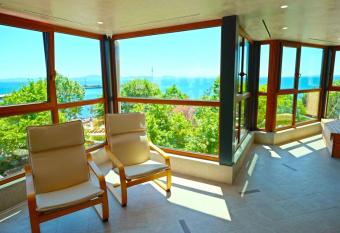 Paradise Hotel & Relax Center has Balcony rooms