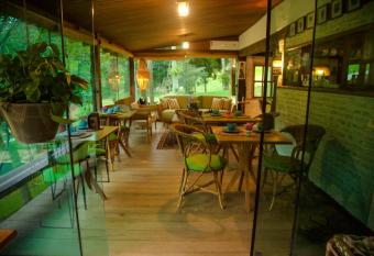 Pousada Vila do Loro allows 18 year olds to book a room