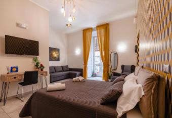 Monteoliveto 33 has Balcony rooms