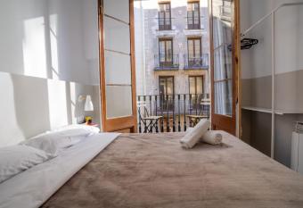 Hostal Hera has Balcony rooms