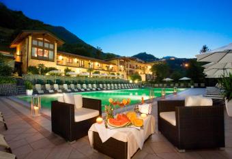 Residence Delle Rose has Balcony rooms