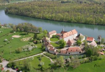 Schloss Beuggen allows 18 year olds to book a room