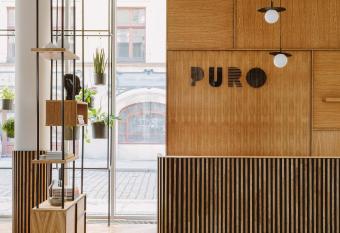 PURO Wroc  aw Stare Miasto allows 18 year olds to book a room