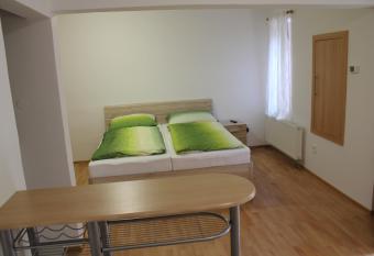 Apartm  n 2 has Balcony rooms