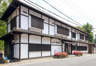 Ryori Ryokan Maehira allows 18 year olds to book a room