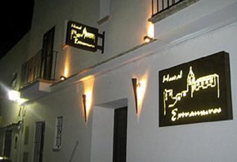 Hostal Extramuros allows 18 year olds to book a room