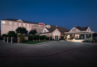 Hilton Garden Inn Las Colinas has Balcony rooms