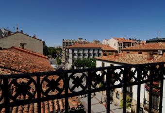 Hosteria Solar de Tejada allows 18 year olds to book a room