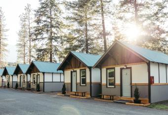 LOGE Leavenworth Riverside allows 18 year olds to book a room