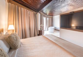 La Pedrera Small Hotel & Spa allows 18 year olds to book a room