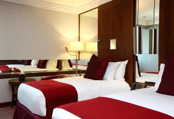 Crowne Plaza Hotel Riyadh Minhal, an IHG Hotel has rooms with a private hot tub