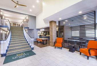 Quality Inn Airport West allows 18 year olds to book a room