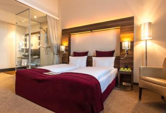 Flemings Selection Hotel Wien-City has Balcony rooms