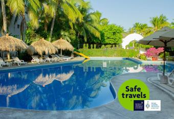 Hotel Castillo Huatulco & Beach Club has Balcony rooms