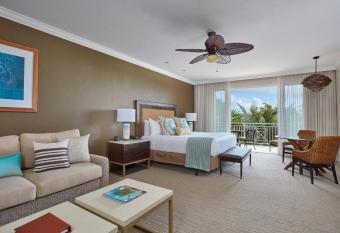 Cheeca Lodge & Spa has rooms with a private hot tub