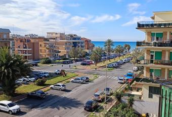 Appartamento Federica has Balcony rooms