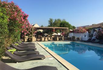 Mas Des Salicornes has Balcony rooms