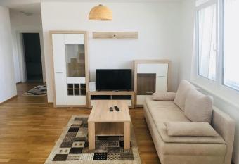 Vienna Hauptbahnhof Apartments 5 has Balcony rooms