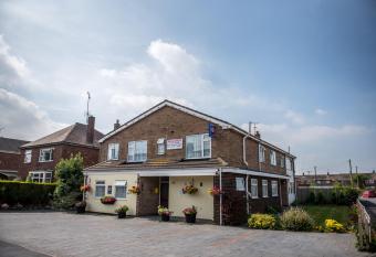 Holcombe Guest House allows 18 year olds to book a room