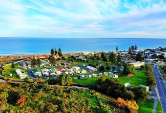 Moana Beach Tourist Park allows 18 year olds to book a room