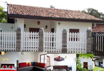 Best Inn Villa Mirissa has Smoking/Balcony rooms
