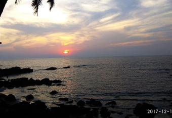 Om Ganesh Guest House Cliffside has Balcony rooms