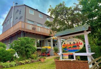 Hotel Holsteinische Schweiz am Dieksee allows 18 year olds to book a room