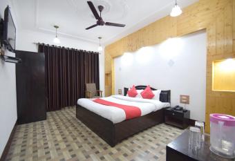 OYO 5395 Maple Inn Resort allows 18 year olds to book a room
