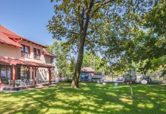 T  lgyfa Fogad   has Balcony rooms