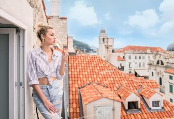Scalini Palace has Balcony rooms