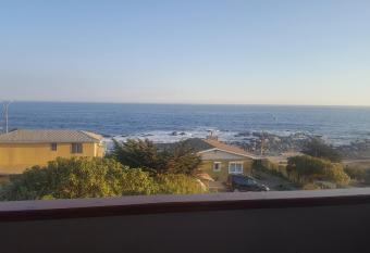 Apartamentos y Caba  as el Caleuche El Tabo allows 18 year olds to book a room