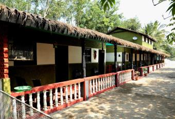 Leisure Homestay with Pool & Water Activities has Balcony rooms