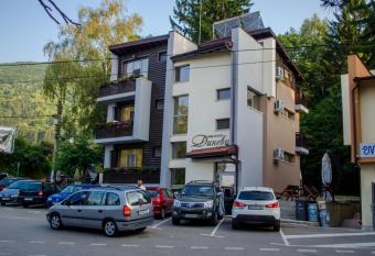 Guest House Dinevi has Balcony rooms