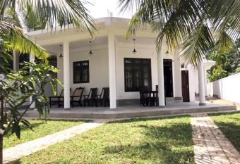 Avendra Holiday Inn Weligama has Balcony rooms