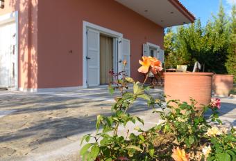 Villa Aris has Smoking rooms