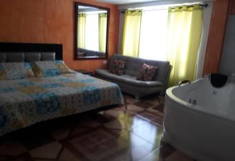 Hotel posada la casona has rooms with a private hot tub