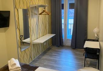 Hostal Alaska allows 18 year olds to book a room